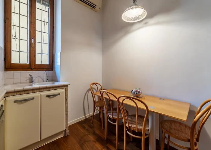 Apartament A Stone's Throw From The Colosseum! Rzym